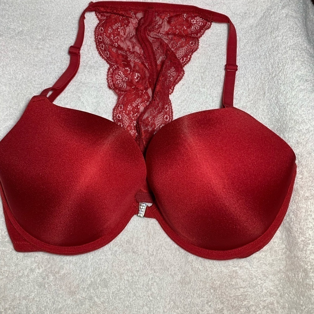 34D red La Senza beyond sexy bra front clasp